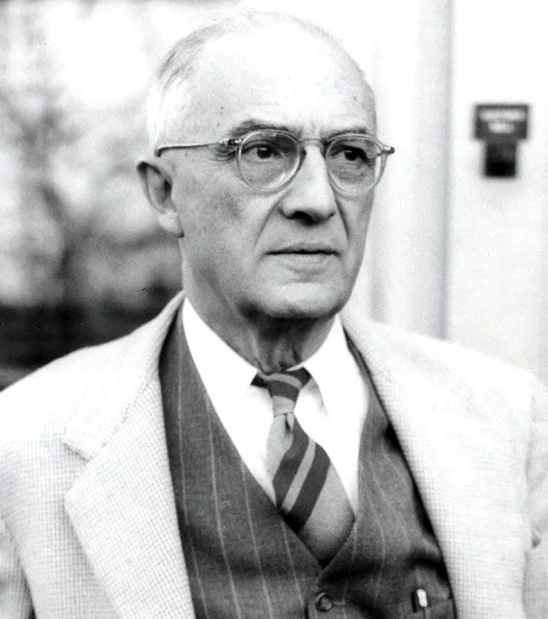 Кристиан Нестел Боуви